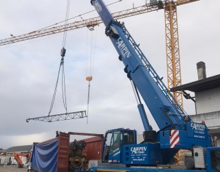 San Marco self-erecting crane to Ghana