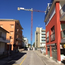 Gru montata a Lignano Sabbiadoro, Udine