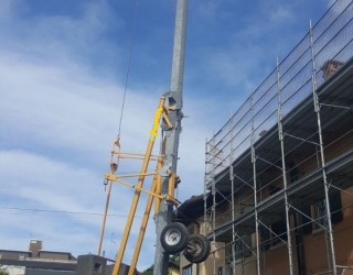 Self-climbing crane assembling in Udine